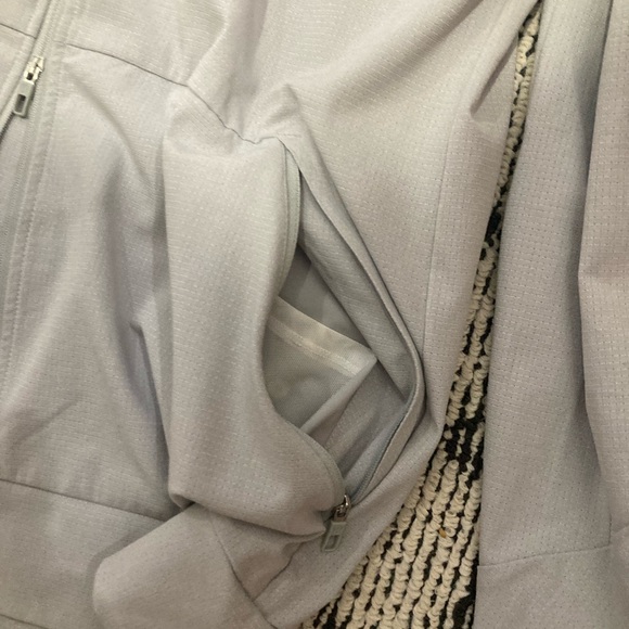 LULULEMON men’s lightweight airing jacket. Size XL - Picture 7 of 9